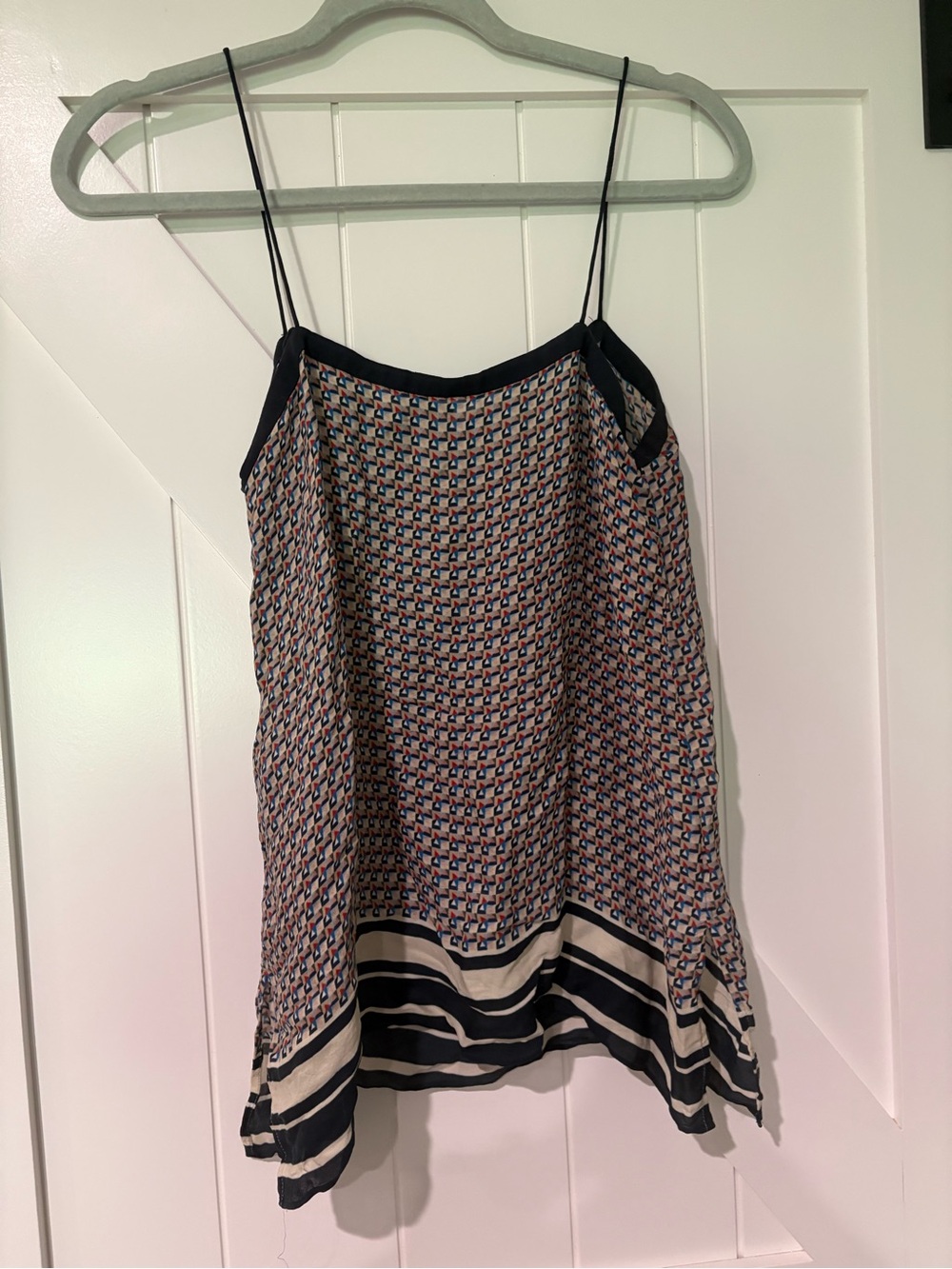 Vince 100% silk Printed Spaghetti-Strap tank Top blouse in Navy and Cream
